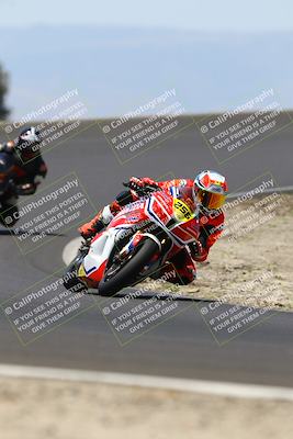 media/Jun-07-2025-TrackDaz (Sat) [[4413525952]]/A Group/12pm (Turn 2)/